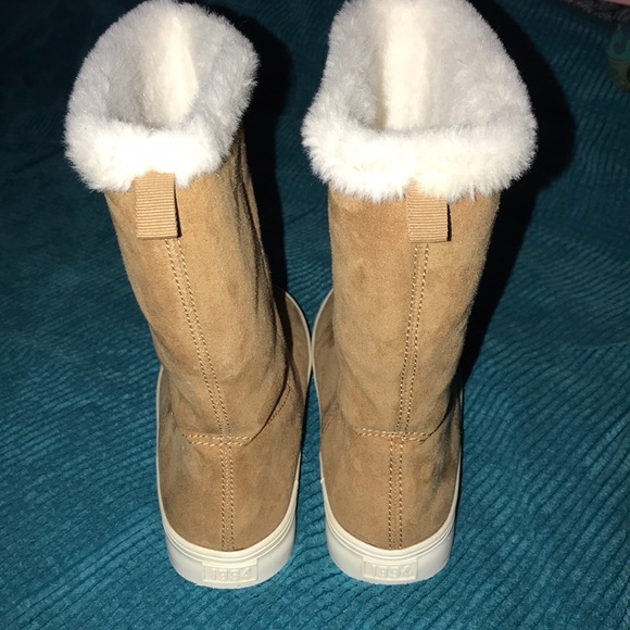 Girls Fur lined boots - Picture 2 of 7